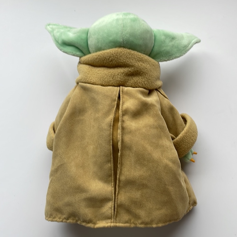STAR WARS- Disney Yoda Mandalorian Plush. - Picture 6 of 7